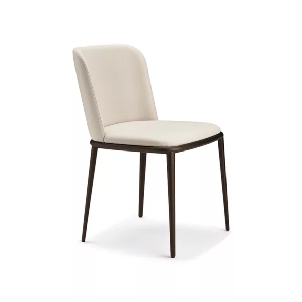 Comfort and refinement are at the heart of Magda ML Chair, the exclusive family of elegant p